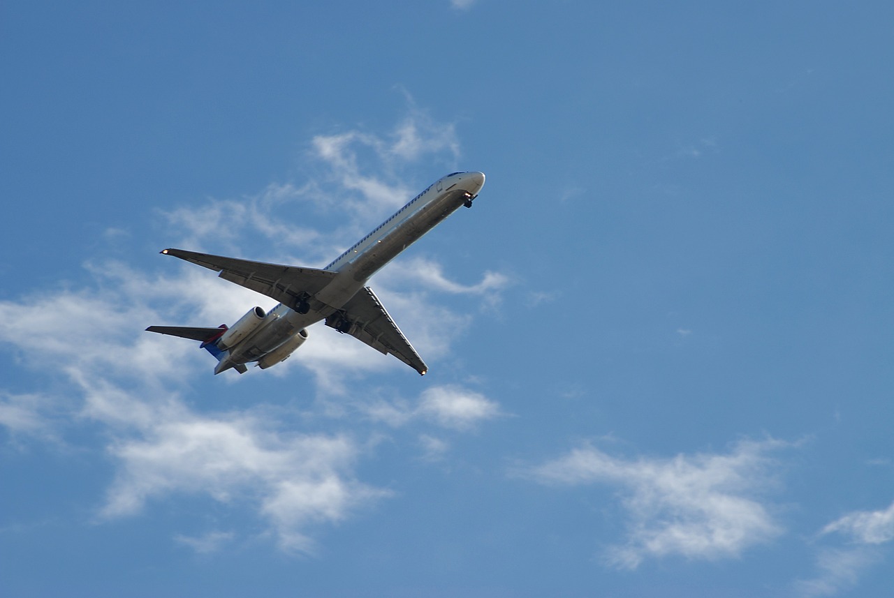 土耳其航空一飞行员执飞中意外身亡，探究职业风险与安全保障